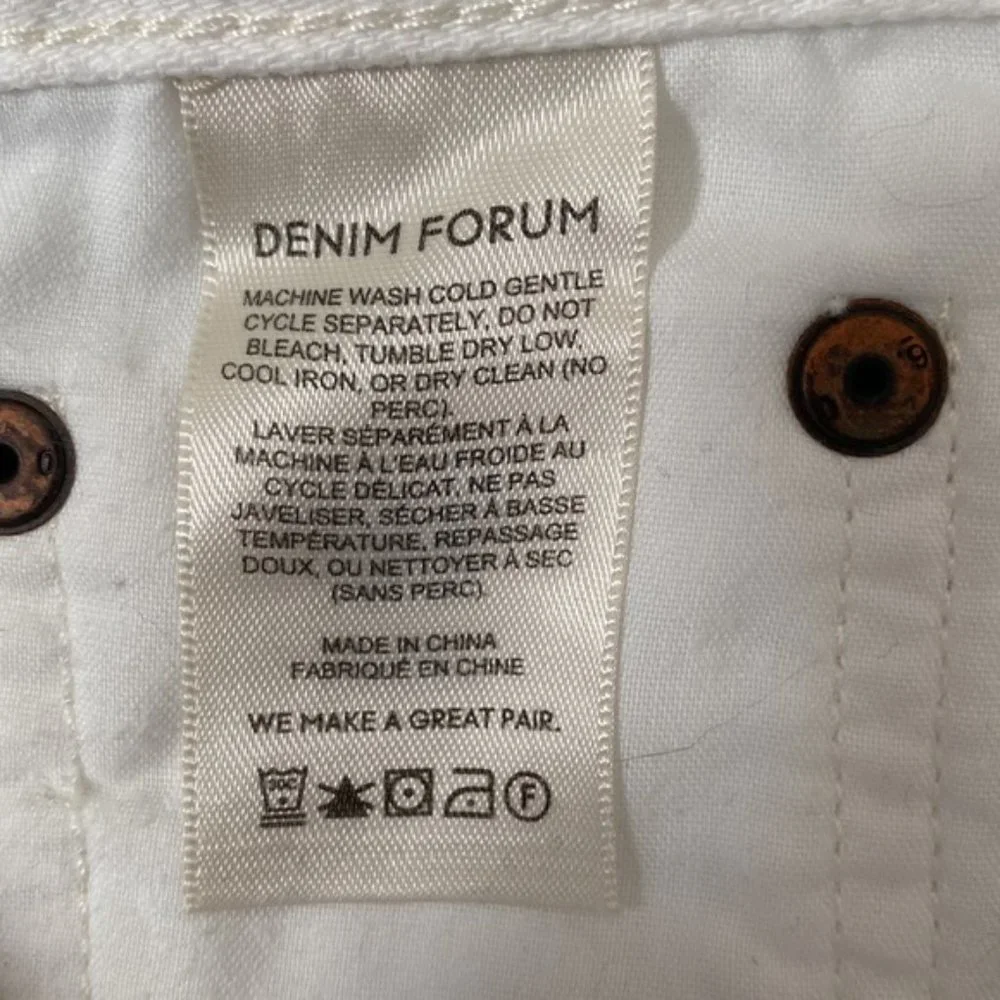 ❗️SOLD❗️Aritzia Denim Forum White Ex Boyfriend Shorts Size 25 - Picture 12 of 13